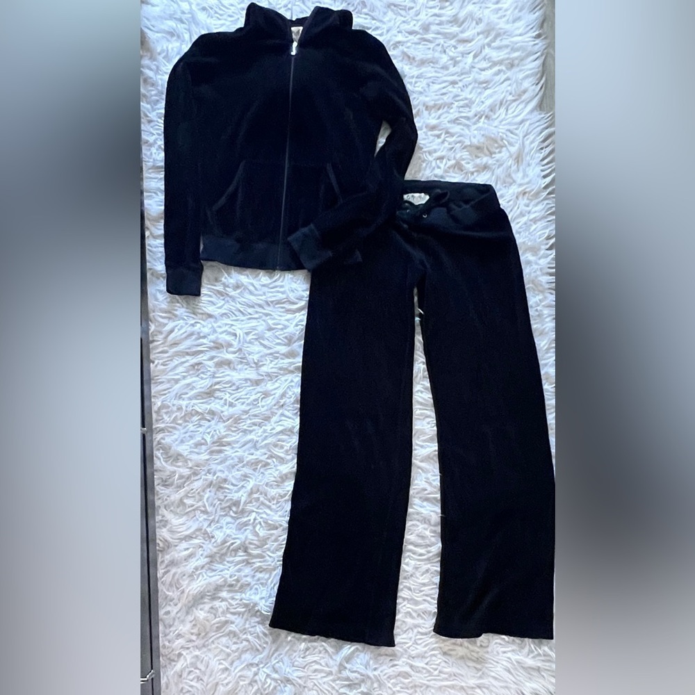 Vintage 2000’s Juicy Couture Classic Black Velour Set